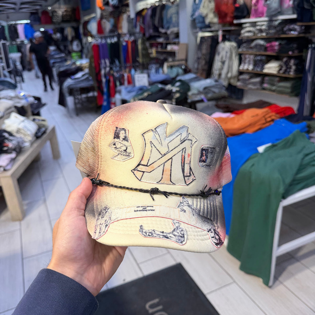 Apolinar - Yankees Trucker Hat - Cream