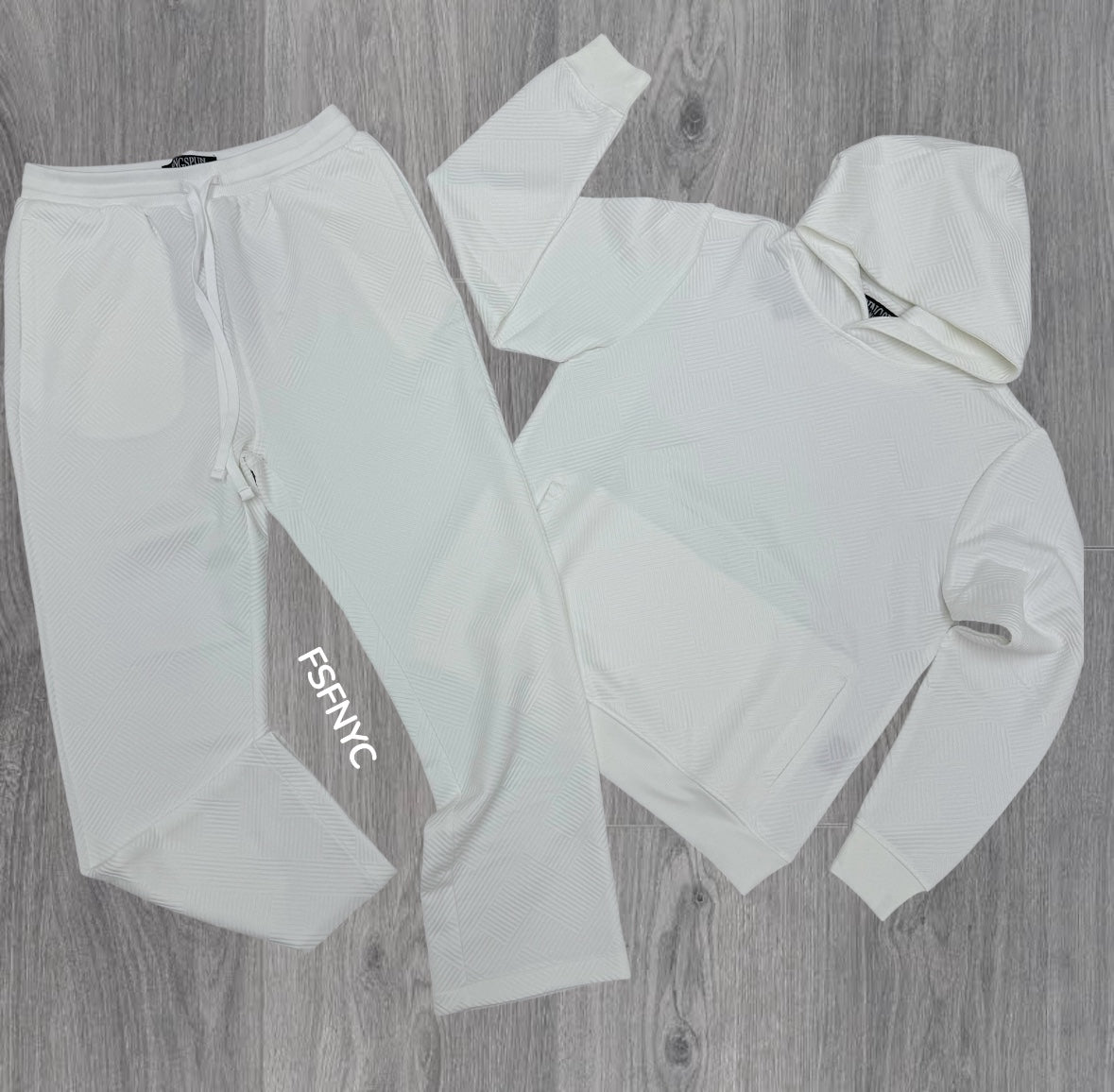 Rebel - Clean Fit Emboss Sweat Suit - Off White - 311411