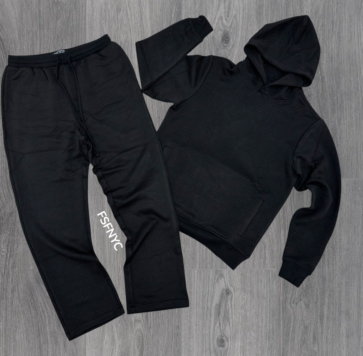 Rebel - Clean Fit Emboss Sweat Suit - Black - 311411