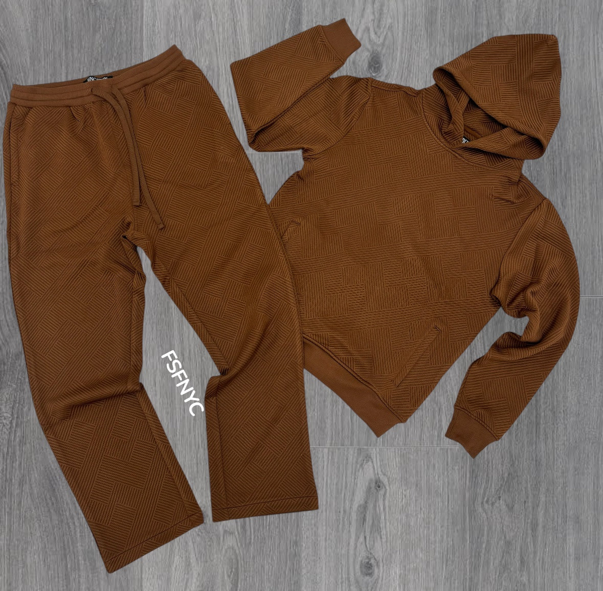Rebel - Clean Fit Emboss Sweat Suit - Brown - 311411