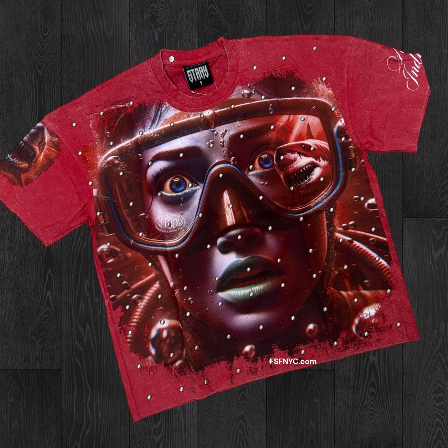 Stray - The Shark T-shirt - Red - 1709