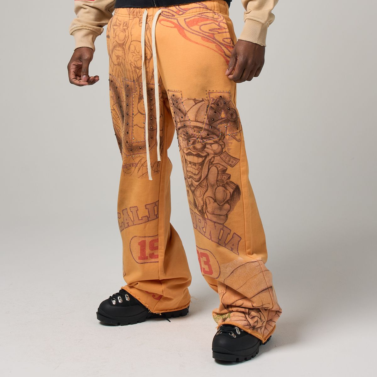 DUAA - Flare Fit Coral sweat Pants -