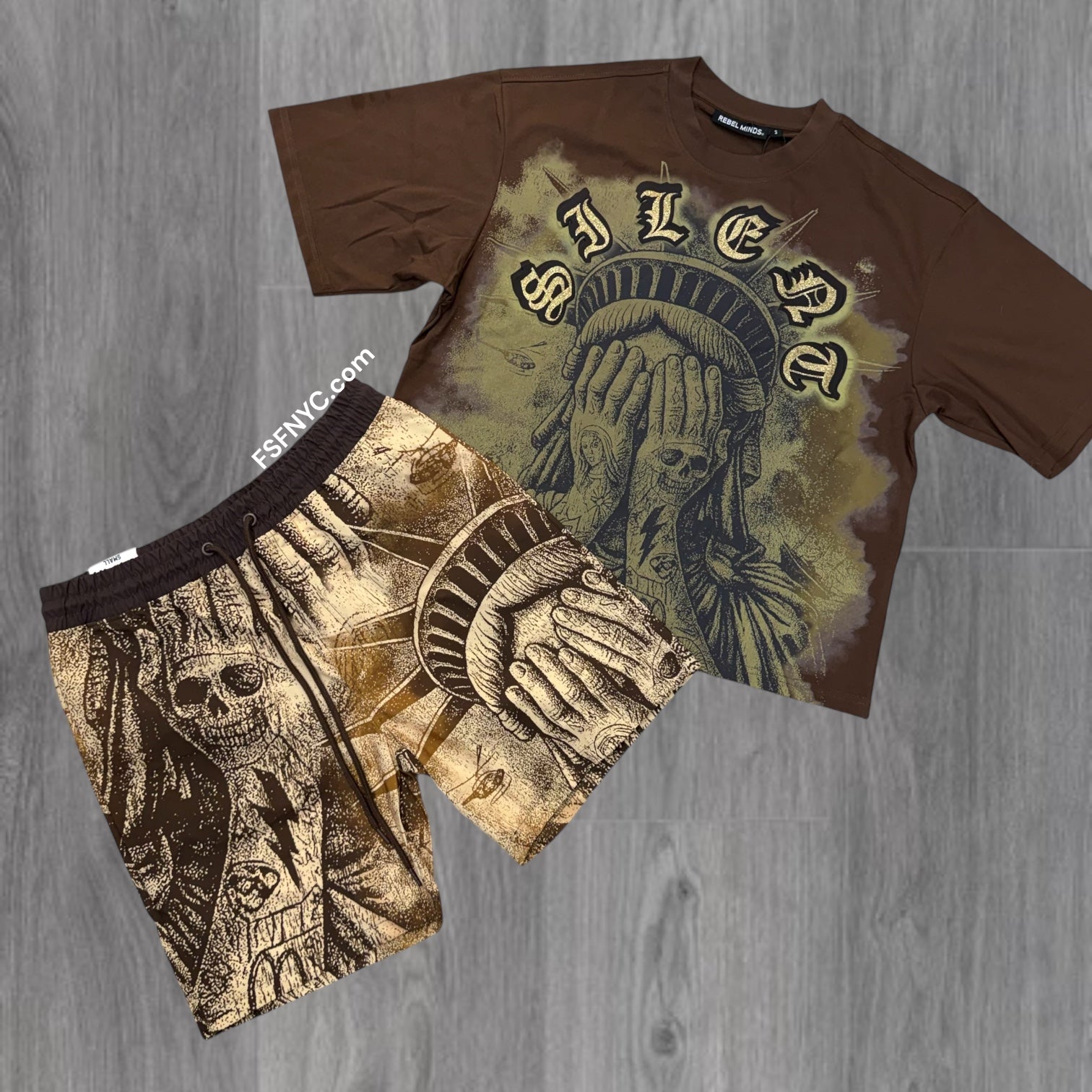 Rebel - weeping Liberty Nylon Shorts / T-shirt -Set - Brown - 117 917
