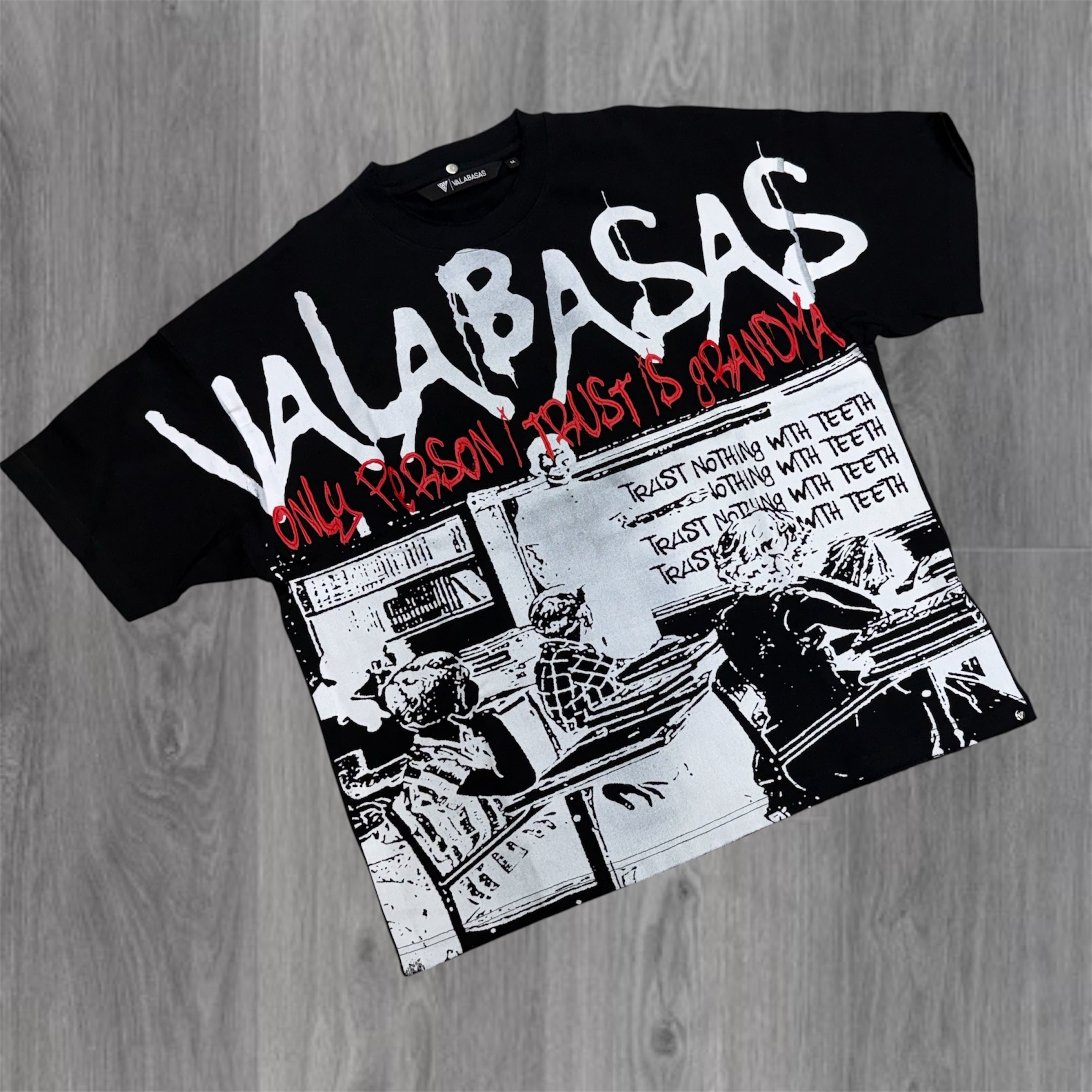 Valabasas - Love Granny Tee - Black   26005
