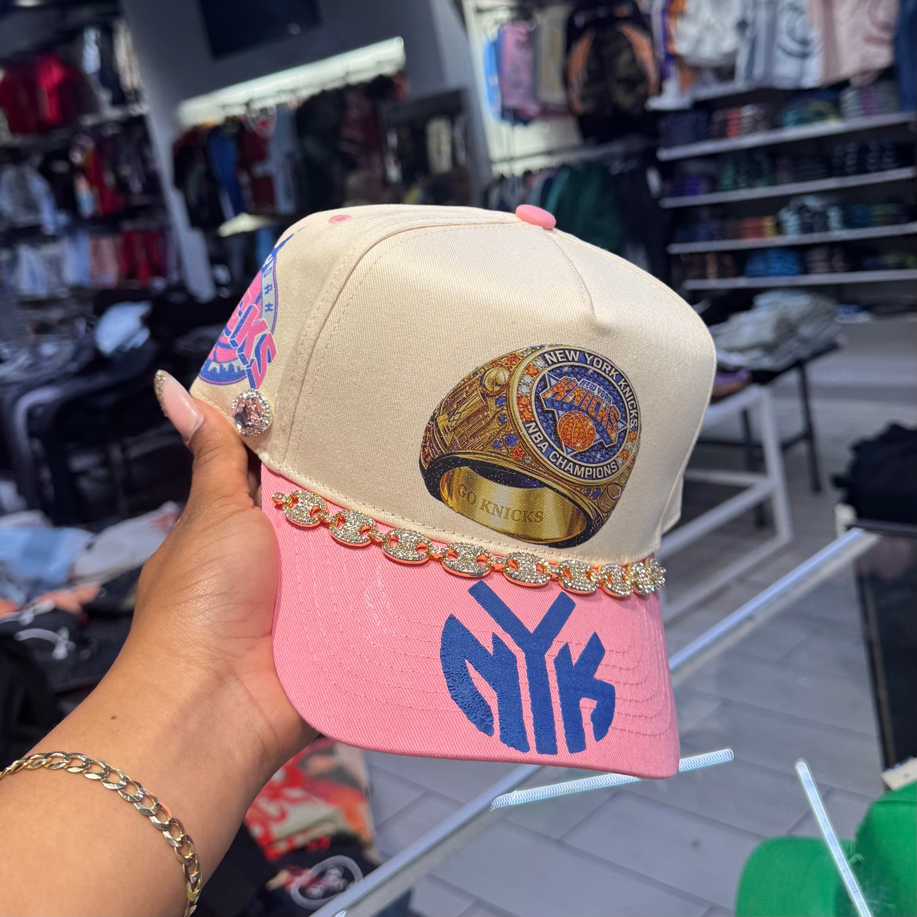 NY KNICKS - CHAMPION TRUCKER Pink