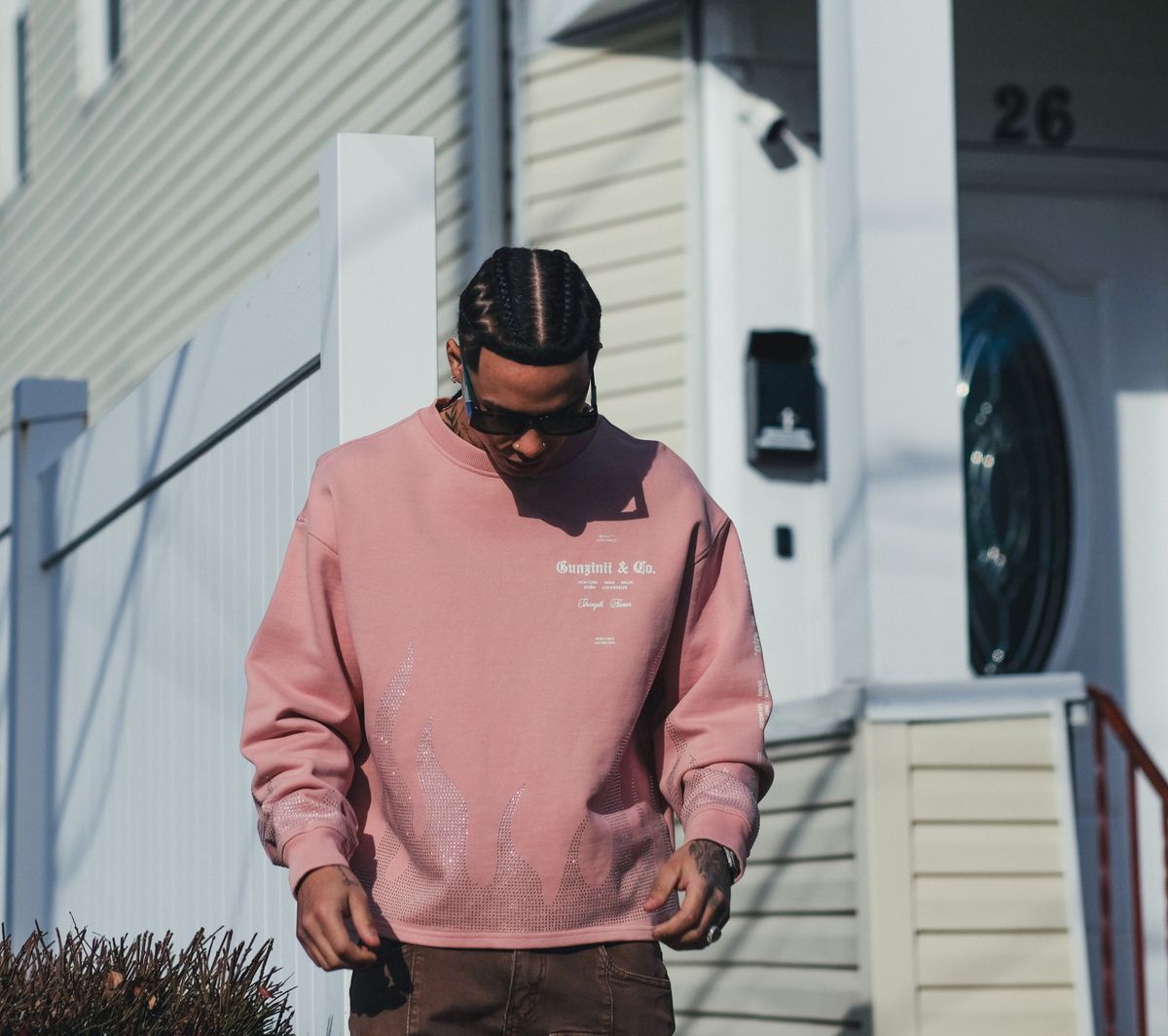 Gunzinii - Rhinestone flames Crew Sweatshirt - PINK  - GZ547