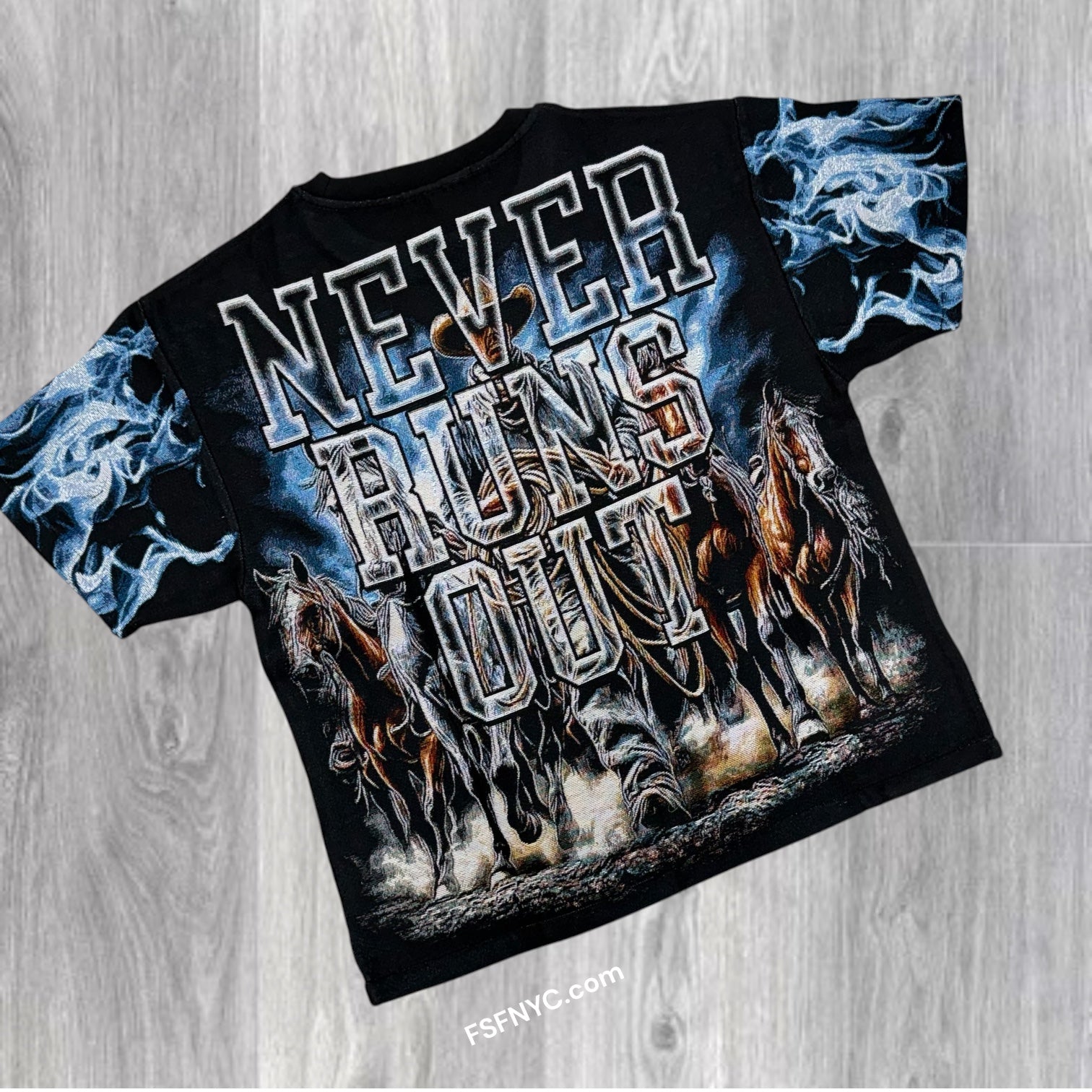 MJSTK- Tapestry Never T-shirt - Black - 2618