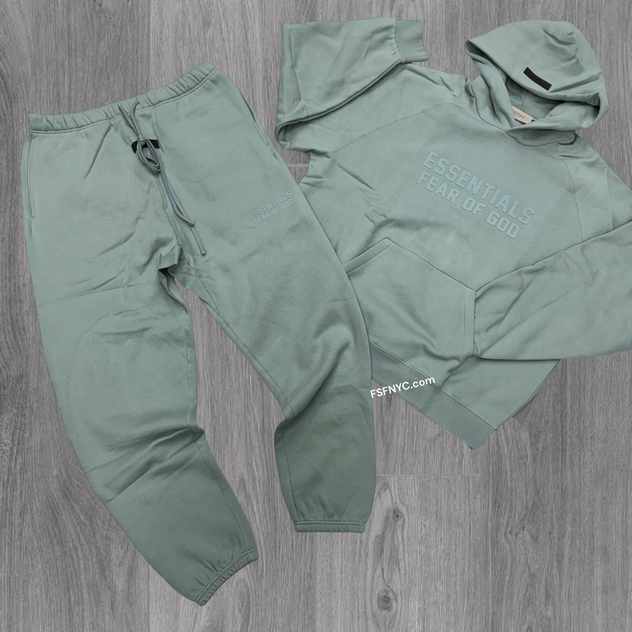 Essential Big Logo Sycamore Men Set